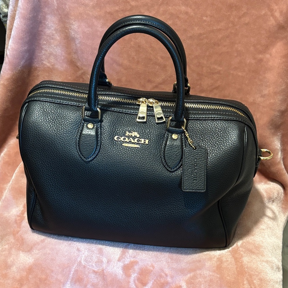 Coach Large Rowan-Black (Pebbled Leather)